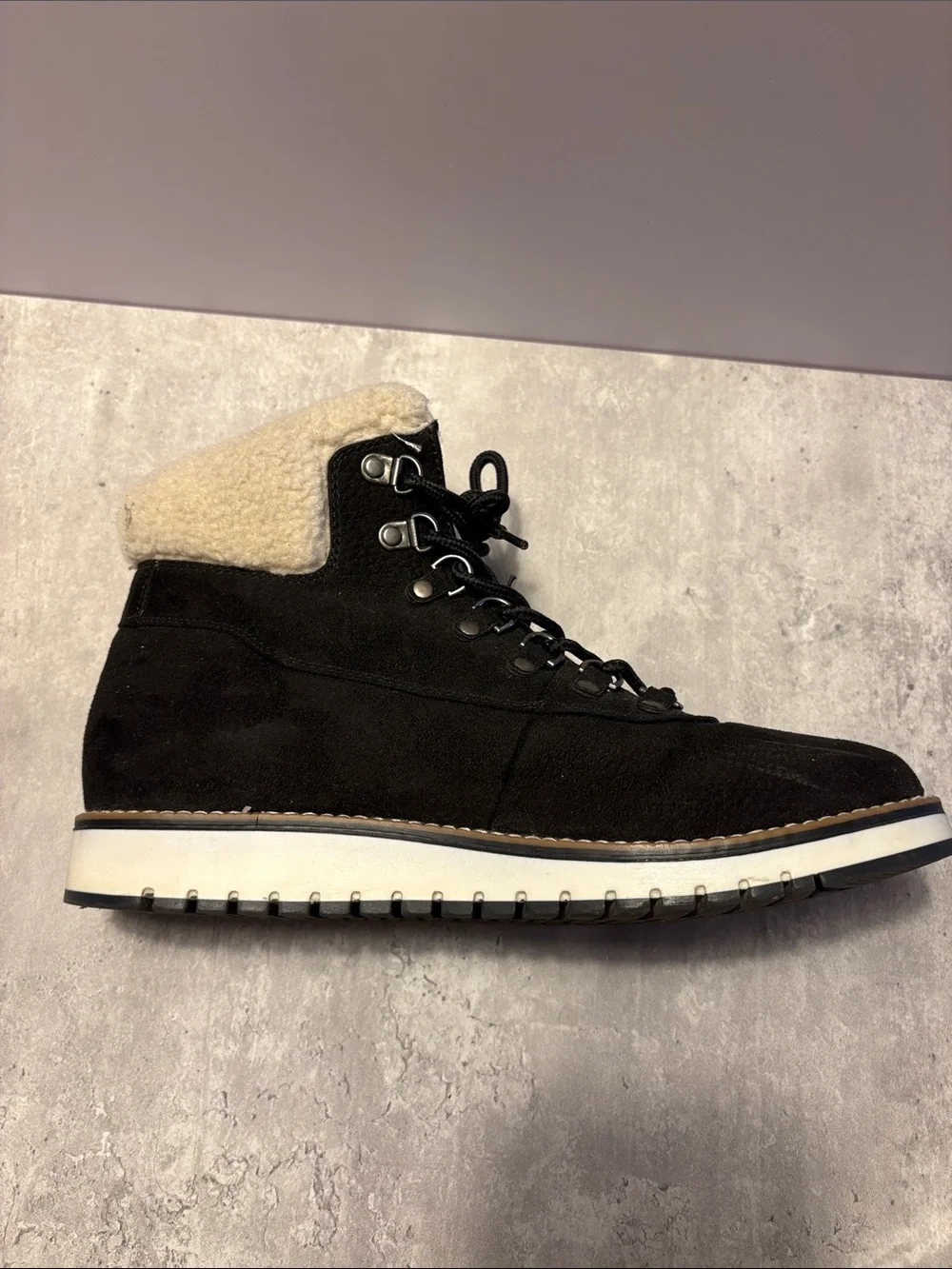 Cliffs Black Lace-Up Winter Boots with Cream Sherpa Collar women’s size 10